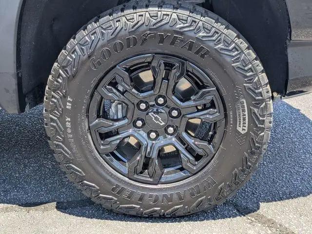2025 Chevrolet Silverado 1500 4WD Crew Cab Short Bed ZR2