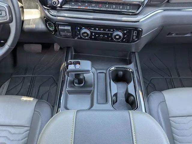 2025 Chevrolet Silverado 1500 4WD Crew Cab Short Bed ZR2