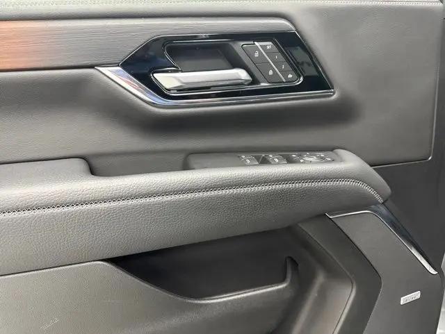 2025 GMC Yukon XL 4WD Denali