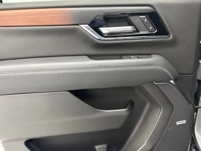 2025 GMC Yukon XL 4WD Denali