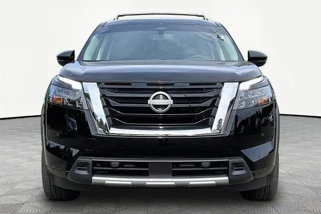 2025 Nissan Pathfinder SL FWD