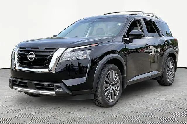2025 Nissan Pathfinder SL FWD