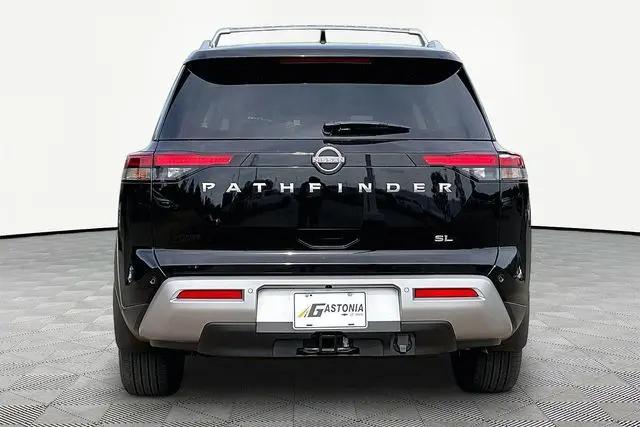 2025 Nissan Pathfinder SL FWD