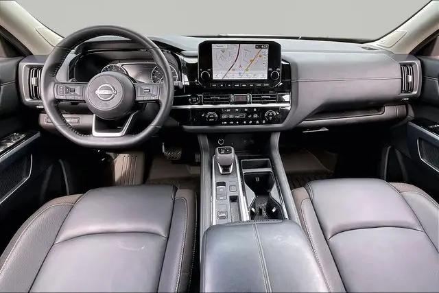 2025 Nissan Pathfinder SL FWD
