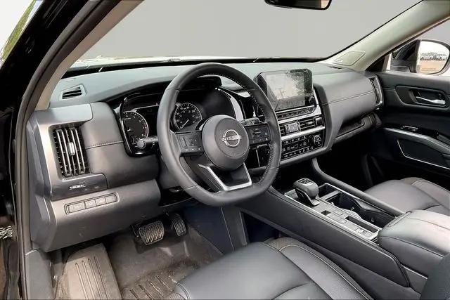 2025 Nissan Pathfinder SL FWD
