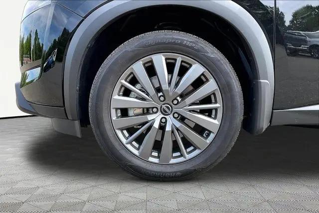 2025 Nissan Pathfinder SL FWD