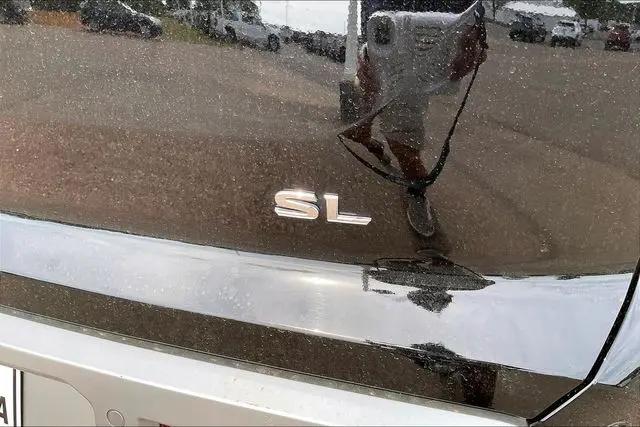 2025 Nissan Pathfinder SL FWD