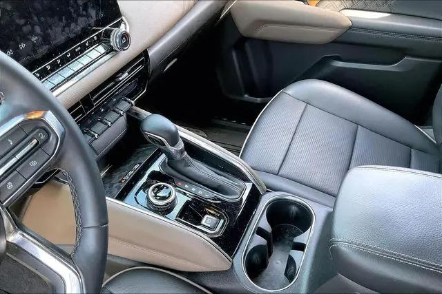2023 GMC Canyon 4WD Crew Cab Short Box Denali