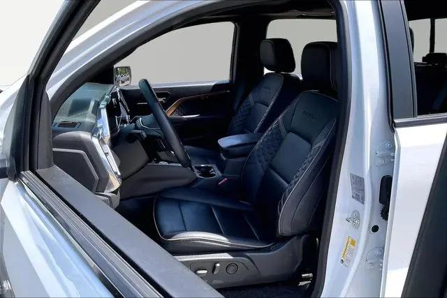 2023 GMC Canyon 4WD Crew Cab Short Box Denali