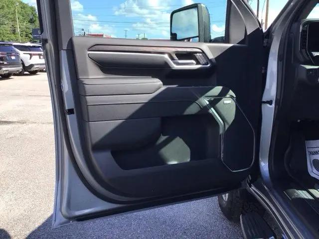 2026 GMC Sierra 2500HD Crew Cab, Standard Bed, SLT, 4WD