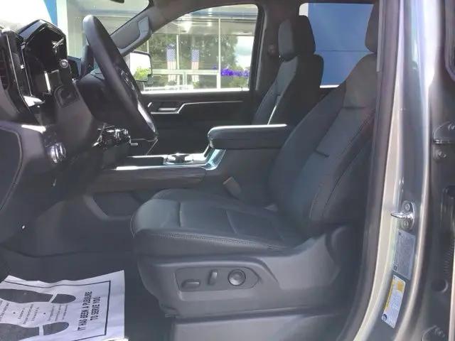 2026 GMC Sierra 2500HD Crew Cab, Standard Bed, SLT, 4WD