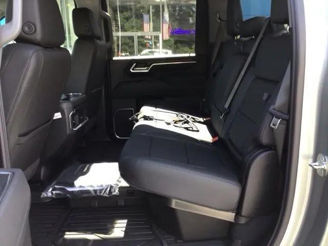 2026 GMC Sierra 2500HD Crew Cab, Standard Bed, SLT, 4WD