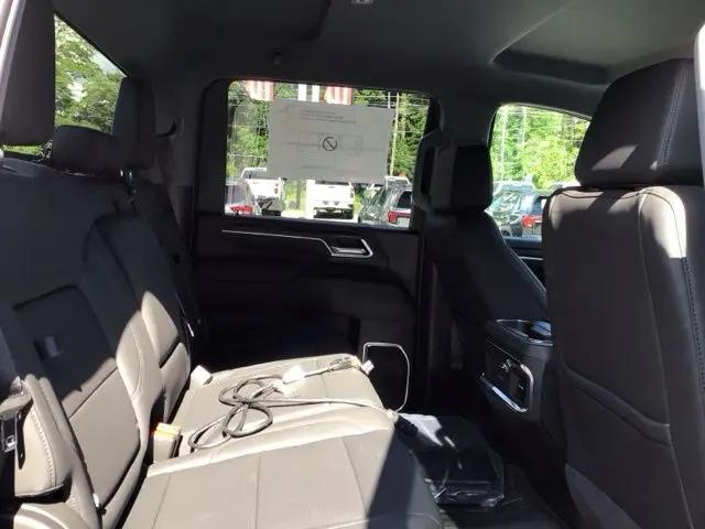 2026 GMC Sierra 2500HD Crew Cab, Standard Bed, SLT, 4WD