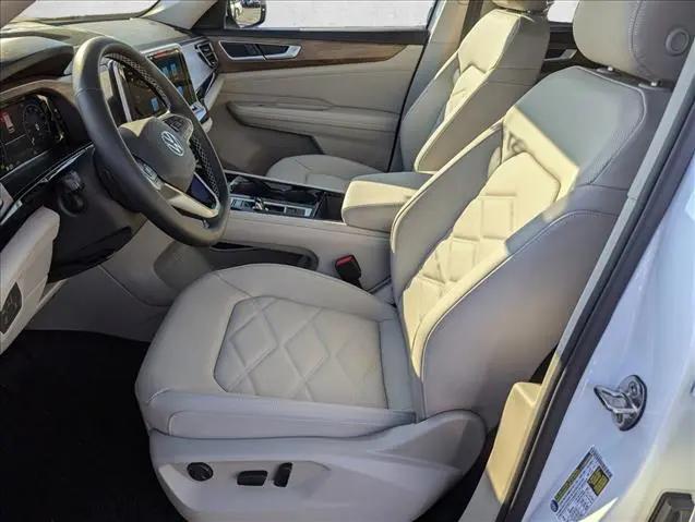 2026 Volkswagen Atlas SE with Technology