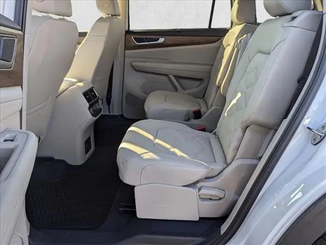 2026 Volkswagen Atlas SE with Technology