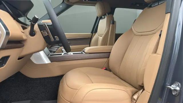 2026 Land Rover Range Rover P530 SE 7 Seat