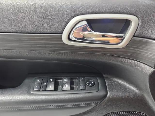 2020 Jeep Grand Cherokee Altitude 4x2
