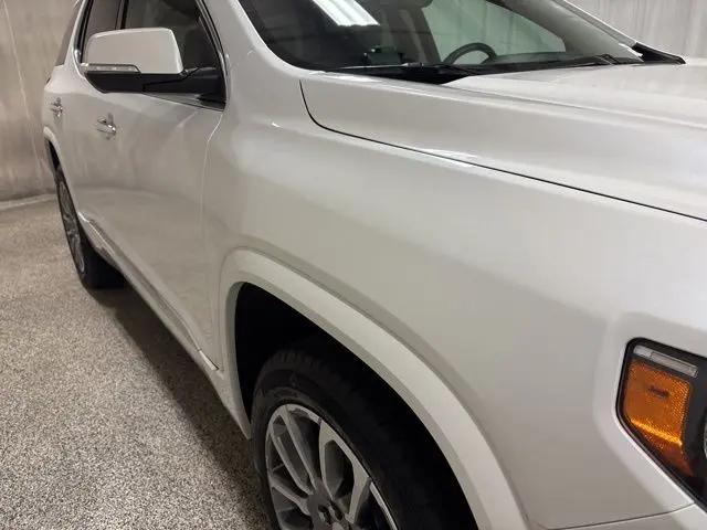 2023 GMC Acadia AWD Denali
