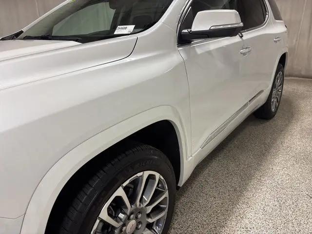 2023 GMC Acadia AWD Denali