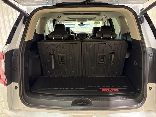 2023 GMC Acadia AWD Denali