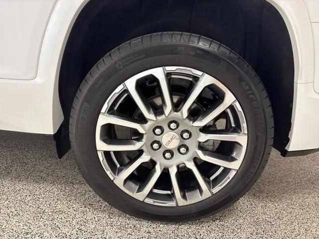 2023 GMC Acadia AWD Denali