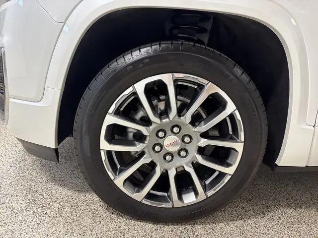 2023 GMC Acadia AWD Denali