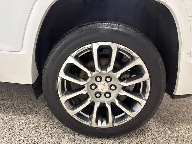 2023 GMC Acadia AWD Denali