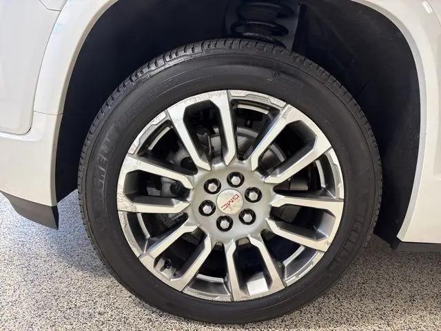 2023 GMC Acadia AWD Denali