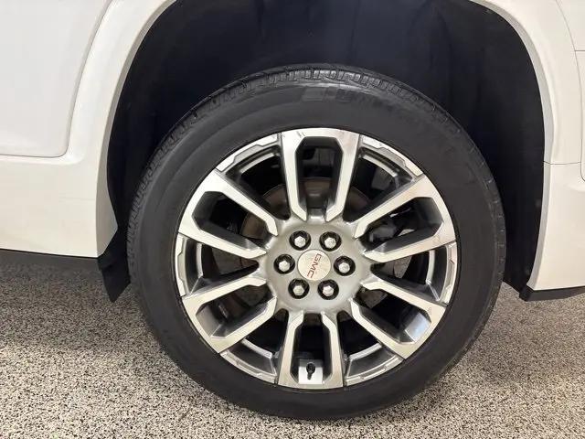 2023 GMC Acadia AWD Denali