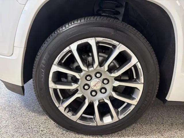 2023 GMC Acadia AWD Denali