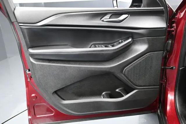 2025 Jeep Grand Cherokee Altitude 4x4