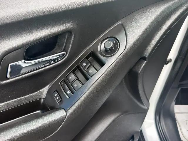 2022 Chevrolet Trax FWD LT