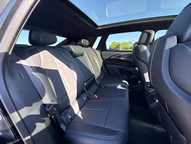 2024 Cadillac iQ Luxury w/1SC