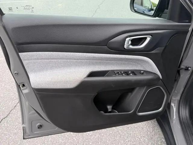 2023 Jeep Compass Latitude Lux FWD
