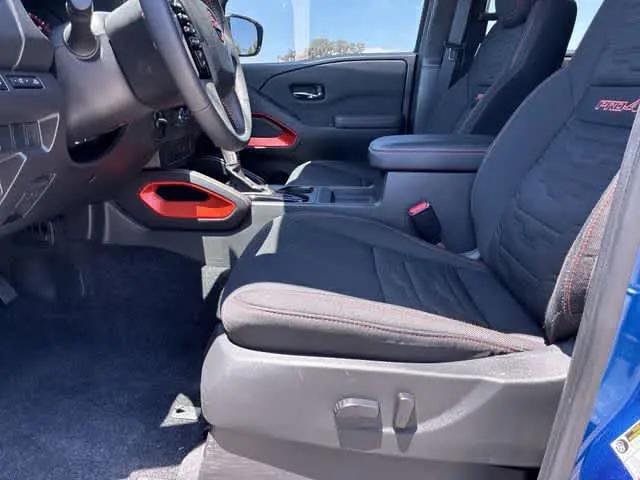 2024 Nissan Frontier Crew Cab PRO-4X 4x4
