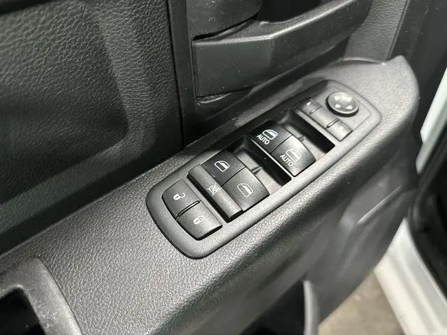 2017 Ram 1500 Express Quad Cab 4x4 6'4" Box
