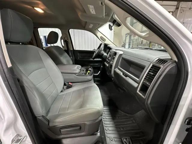 2017 Ram 1500 Express Quad Cab 4x4 6'4" Box