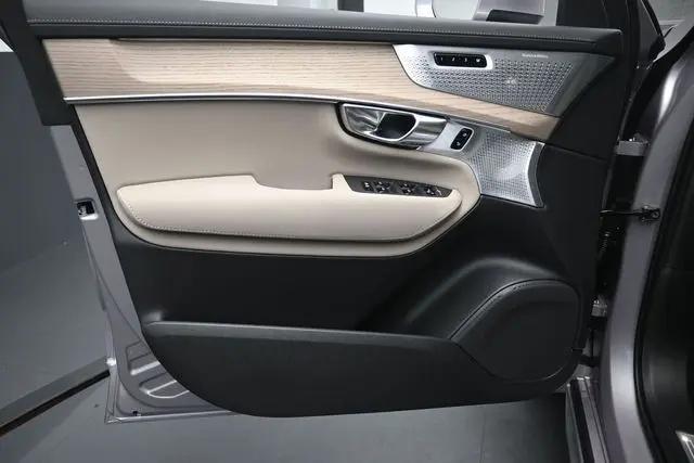 2026 Volvo XC90 Plug-In Hybrid Ultra, T8 AWD, Electric/Gasoline, Bright, 7 Seats