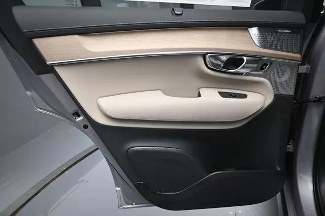 2026 Volvo XC90 Plug-In Hybrid Ultra, T8 AWD, Electric/Gasoline, Bright, 7 Seats