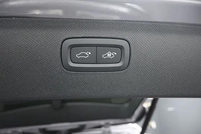 2026 Volvo XC90 Plug-In Hybrid Ultra, T8 AWD, Electric/Gasoline, Bright, 7 Seats