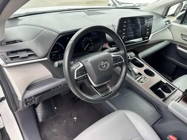 2024 Toyota Sienna XLE