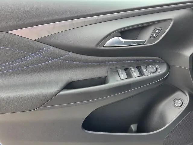 2026 Buick NV Sport Touring FWD