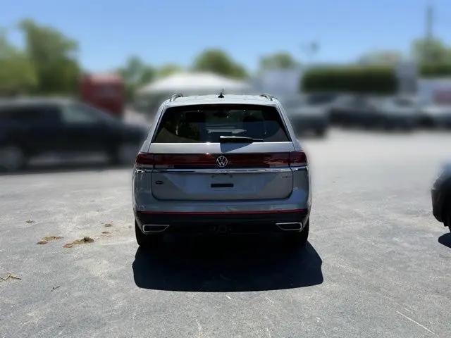 2026 Volkswagen Atlas SE with Technology