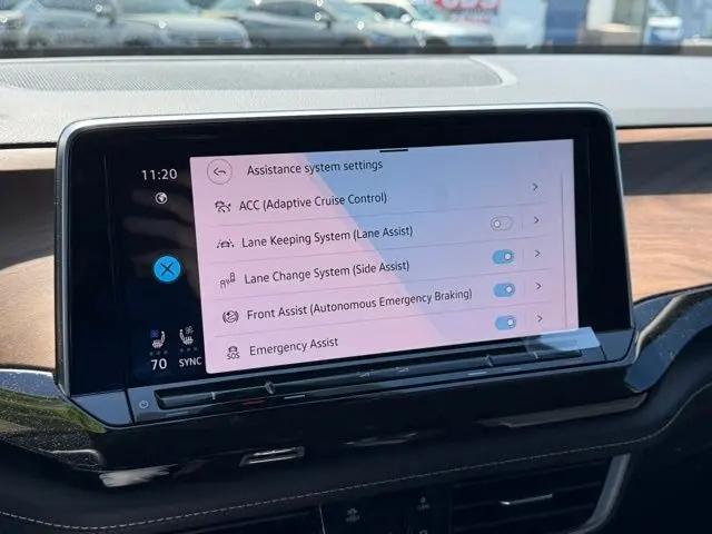 2026 Volkswagen Atlas SE with Technology