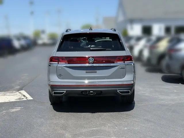 2026 Volkswagen Atlas SE with Technology