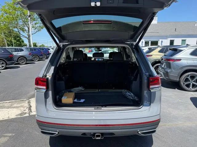 2026 Volkswagen Atlas SE with Technology