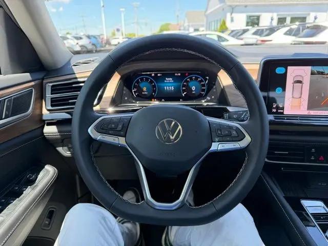 2026 Volkswagen Atlas SE with Technology