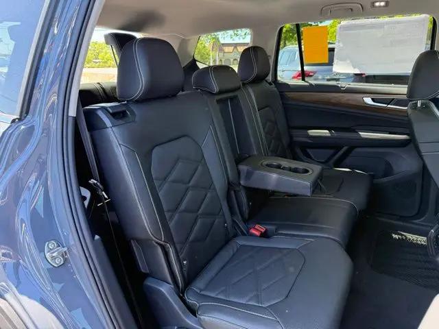 2026 Volkswagen Atlas SE with Technology