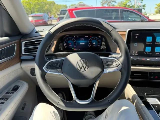 2026 Volkswagen Atlas SE with Technology