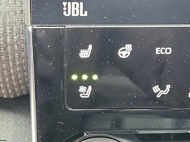 2023 Toyota bZ4X Limited